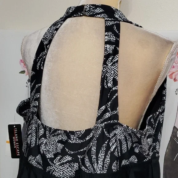 Island Escape Black and White One Piece Swimsuit - Picture 7 of 15